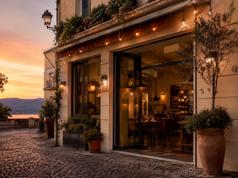 Esterno del locale a Bracciano